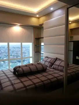 DISEWAKAN APARTEMEN THE SQUARE
