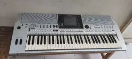 Keyboard yamaha psr s900