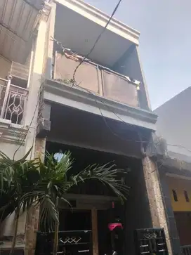 Di jual cepat rumah 2 lantai