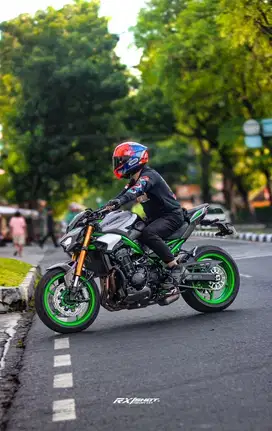 Kawasaki Z900 se 2025 (odo 600 perak)