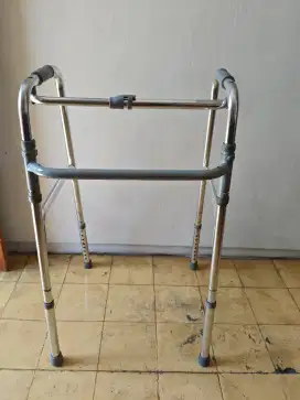Walker untuk Lansia