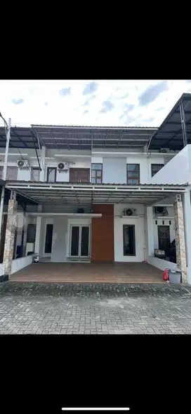 Disewakan rumah strategis include 4AC