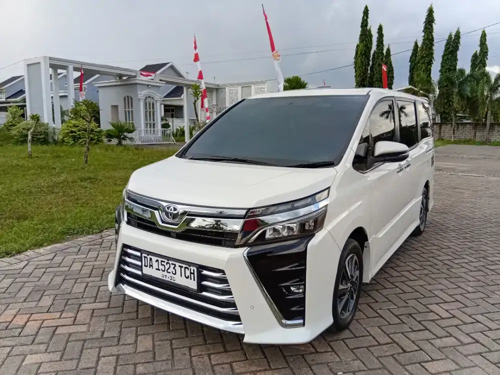 VOXY 2.0 A/T (AUTOMATIC)