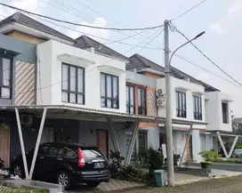 Rumah Mewah Siap HUni 2 lantai