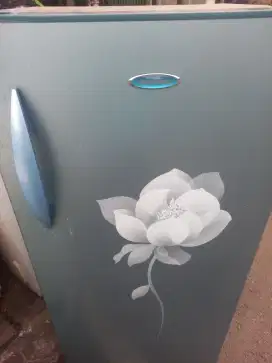 Dijual kullas 1 pintu merk Ploytron normal siap pakai