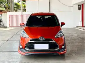 Toyota Sienta Q Matic / AT 2017 Orange