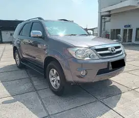 Toyota Fortuner G Lux AT 2005 Bensin