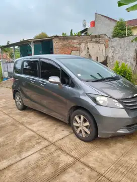 Honda Freed 2010 Bensin