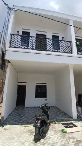 Dijual  Rumah paling murah akses mobil di Comdet Jak Tim