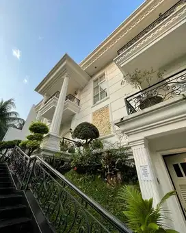 Rumah Mewah Furnished 2 Lantai Cluster Tirta Golf BSD