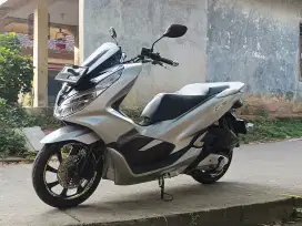 Pcx ABS 2019.(SILVER) lengkap.Pajak 1X,Bisa terima Hidup asal sesuai