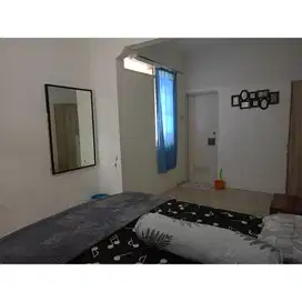 DISEWA RUMAH TAHUNAN FURNISHED  BAGUS SIAP HUNI VENESIA SENTUL SSR61
