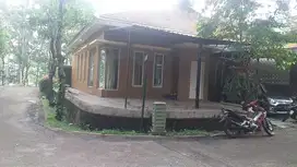 DISEWA RUMAH DI CLUSTER VENESIA, SENTUL CITY (SSR432)