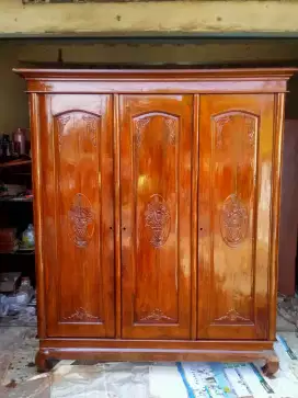 Lemari kayu jati ,3 pintu Bogor bekas seperti baru
