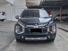 Mitsubishi Xpander Cross Premium Matic / AT 2020 Abu-abu