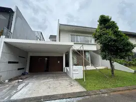 Disewakan Rumah 2 Lantai Sutera Victoria Alam Sutera
