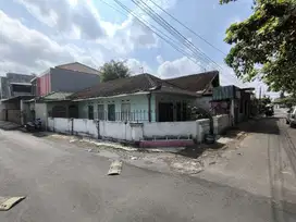 Rumah Nyaman Huni Hitung Tanah Dekat Jl Raya Manahan