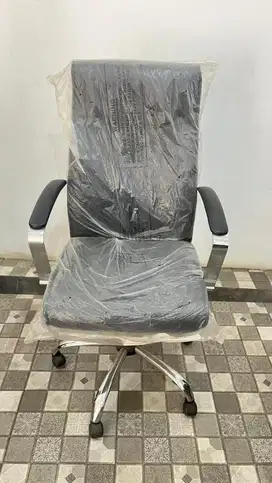 Kursi kantor - kursi kerja Activ Kent KD 104 Hitam