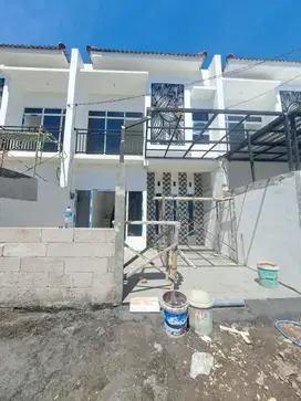 Rumah murah 2 lantai dekat Surabaya di Anggaswangi Sukodono shm