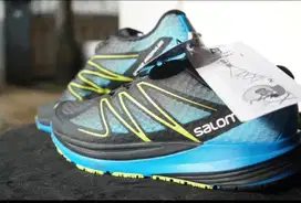Sepatu Lari Running Salomon Sense size 40 barang baru diskon &gt; 50%