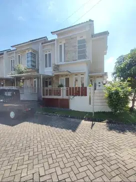 Rumah dijual lokasi Graha mulia Tasikmadu