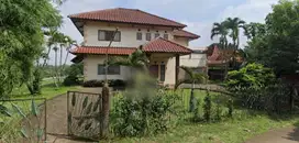 Dijual Rumah Dengan Tanah Luas Di Komplex Arco Sawangan