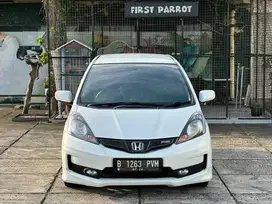 ‼️DP 5 JUTA‼️ HONDA JAZZ RS 1.5 AT TH.2014 ( GE-8 ) TERAWAT SIAP PAKAI