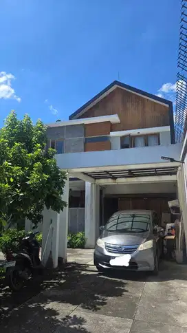 Rumah mewah dekat kampus NW Pagesangan Mataram