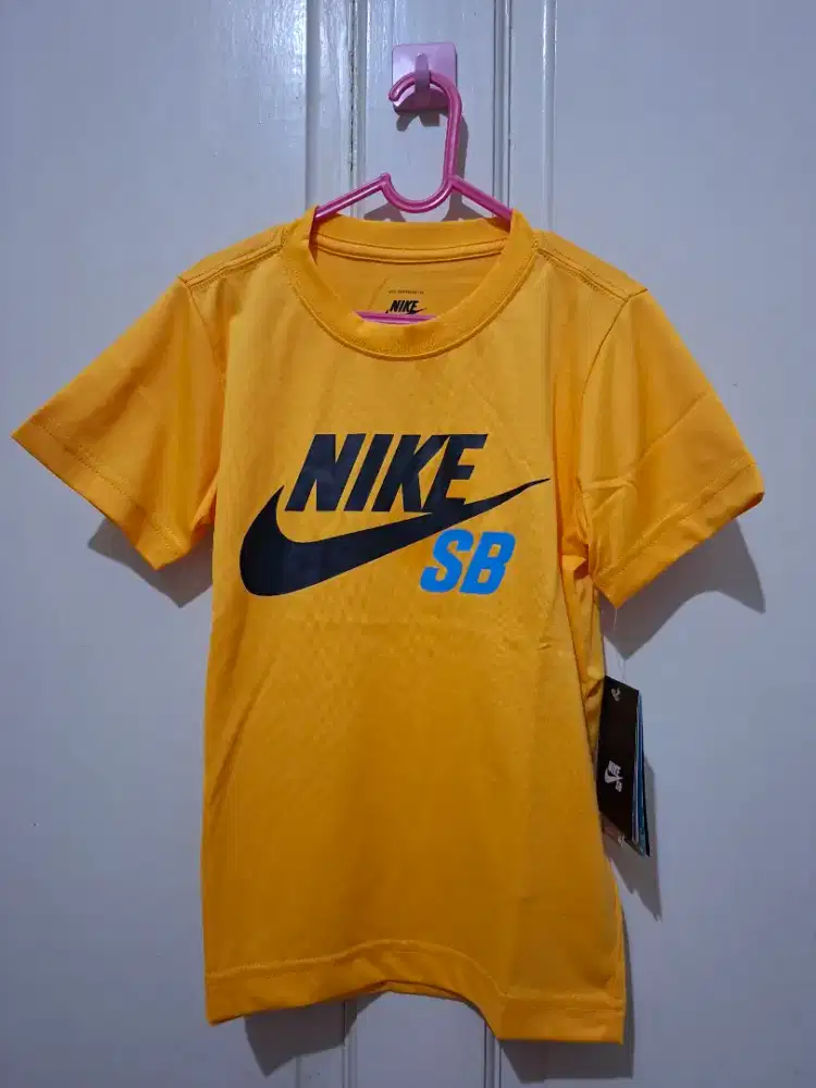 TShirt Nike SB Dri Fit for Kids Size 6