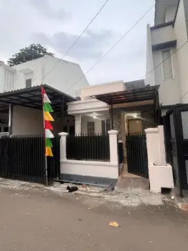 DISEWAKAN RUMAH 3 KAMAR 2 Kamar mandi