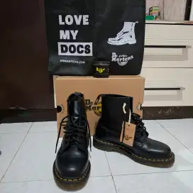 Preloved Dr. MARTENS 1460