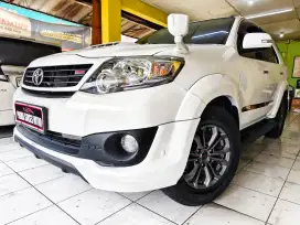 LOW KM! TOYOTA FORTUNER 2.5 TRD VNT TURBO DIESEL AT 2015 MATIC SOLAR G