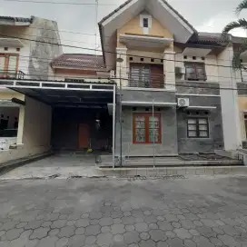 Dikontrakan di mlati barat hotel hyyat dalam perumahan