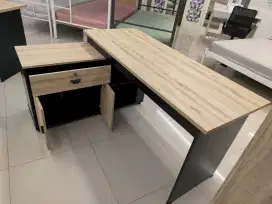 Meja kantor minimalis