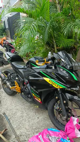 Jual motor yamaha R25 Tahun 2015