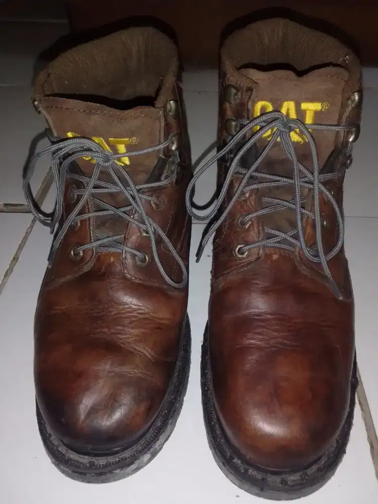 CATERPILLAR BOOT