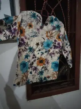 atasan wanita bunga
