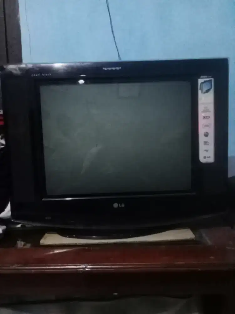 Tv LG 21 inch beserta settopbox