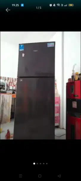 Kulkas 2 pintu merek Aquas
