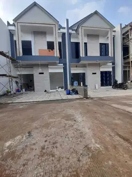 Townhouse mewah super murah dicipayung jakarta timur ready Stok
