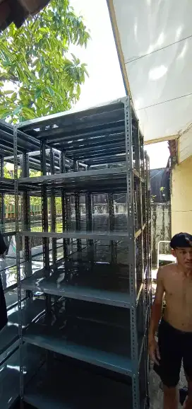 Rak multifungsi