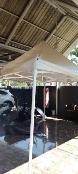 Tenda jualan lipat 3 x 3 tenda stan bazar termasuk tasnya, boleh nego