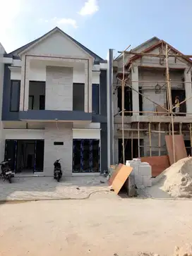 Cluster mewah 2lantai unnit ready Stok dekat Pintu Tol Bambu Apus