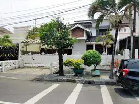 Rumah Luas Strategis Bisa Buat Usaha di Pulo Asem, Jakarta Timur