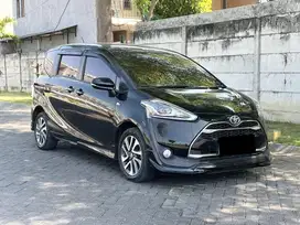 Toyota sienta Q matic 2016