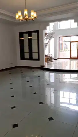 (FAST SALE) RUMAH HOLIS REGENCY, 3 LANTAI KOMPLEK NYAMAN & STRATEGIS