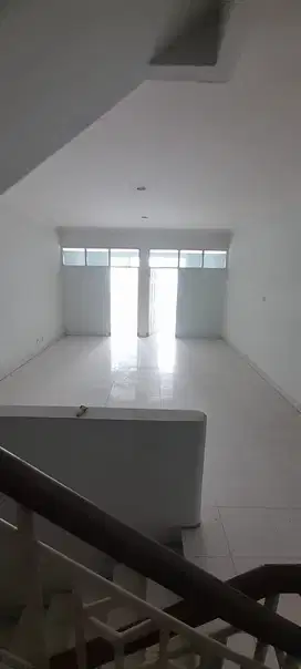 For Rent Ruko Strategis di Kawasan Bisnis Tengah Kota