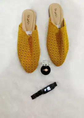 Sandal 39 , + cincin  + jam  150 net lokasi bogor cilebut