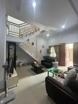 Dijual rumah 2 lantai murah di Simprug diporis luas 96m2 harga nego