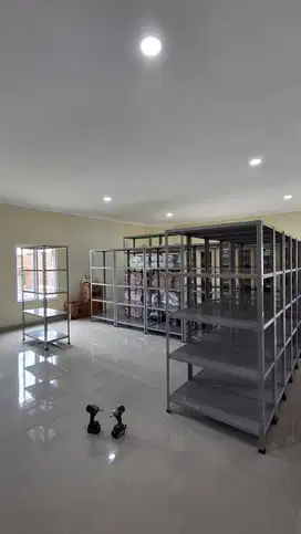 Rak gudang serbaguna